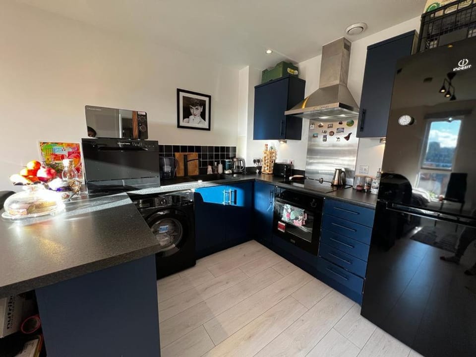 1 bed, bright flat in Limehouse, East London, fast WiFi Apartment in London