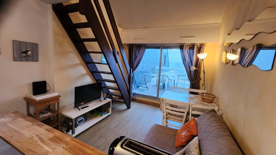 Communal lounge/ TV room, TV and multimedia, Living room, Seating area