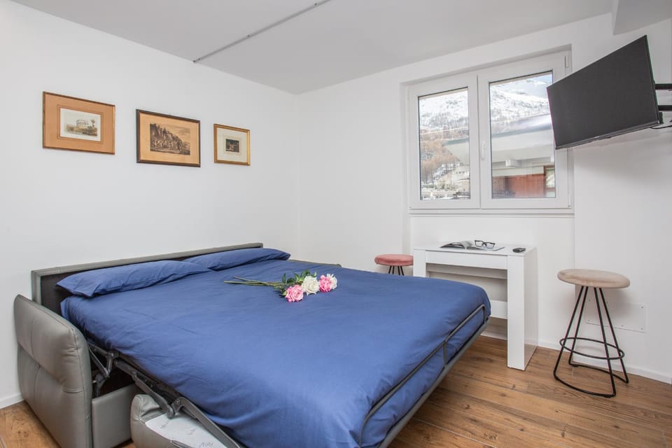 Bed, Photo of the whole room