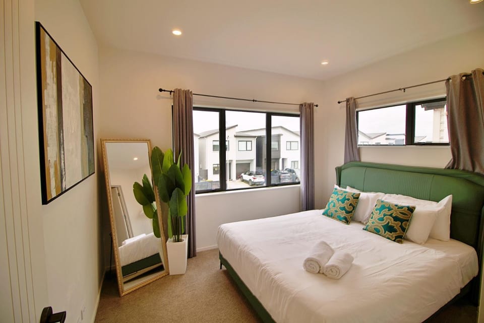 Beautiful Brand New Modern Living Getaway House in Auckland