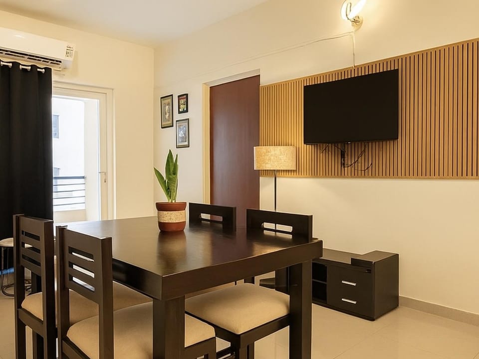 TV and multimedia, Living room, Photo of the whole room, internet
