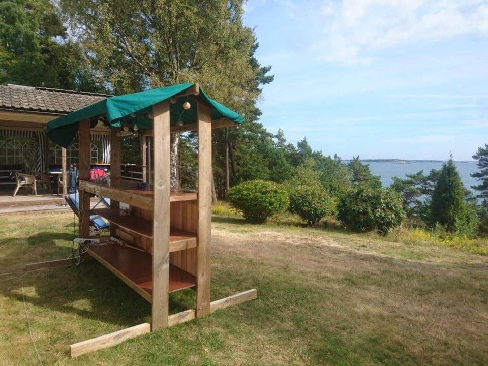 Welcome to a unique lakeside place on beautiful Torö Villa in Stockholm County