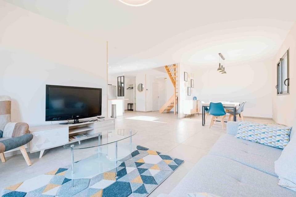 Sameline House in Jullouville