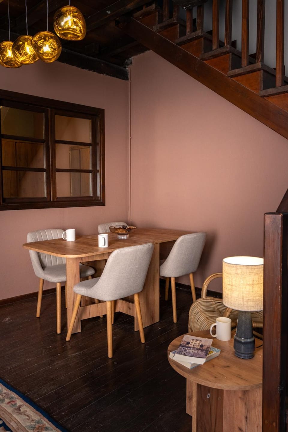 Seating area, Dining area