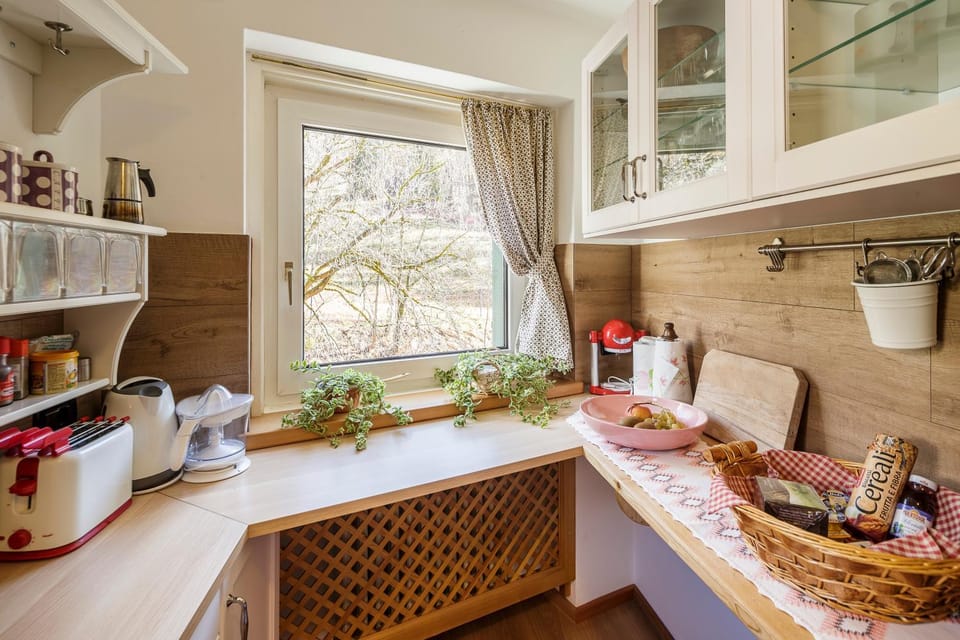 Day, Kitchen or kitchenette