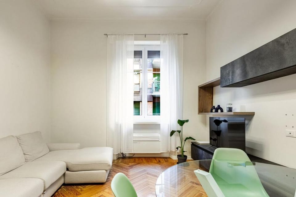 TV and multimedia, Living room, Dining area