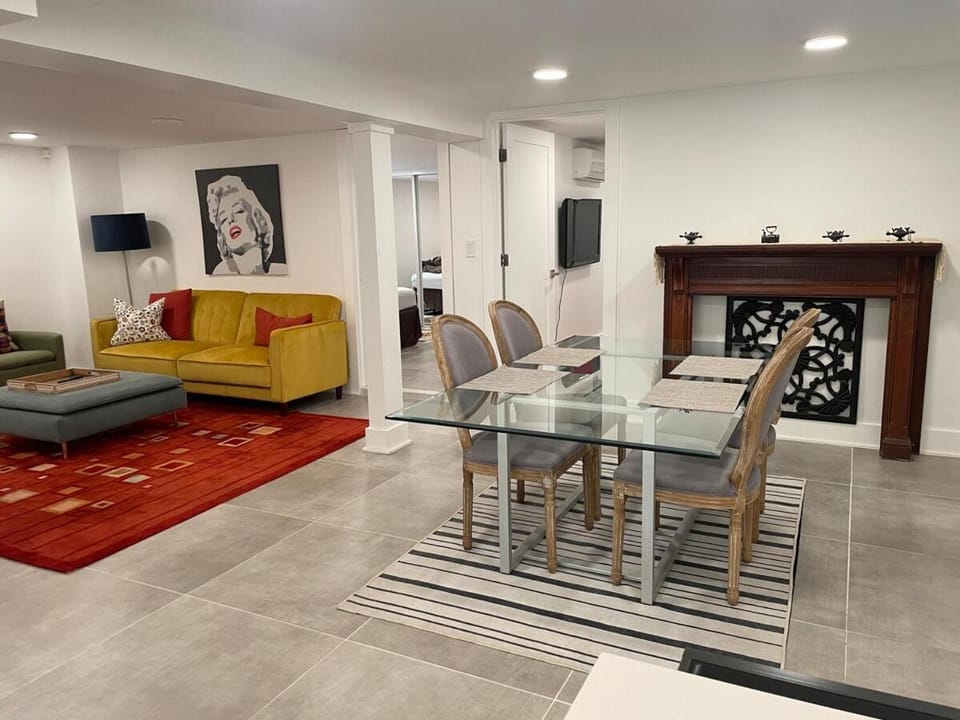2 master bedrooms, 2 5 bath cozy apartment Apartment in District of Columbia