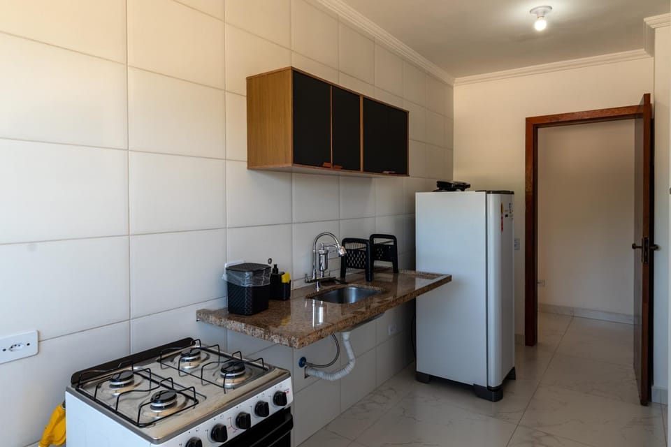 Coffee/tea facilities, Kitchen or kitchenette, oven, stove, toaster