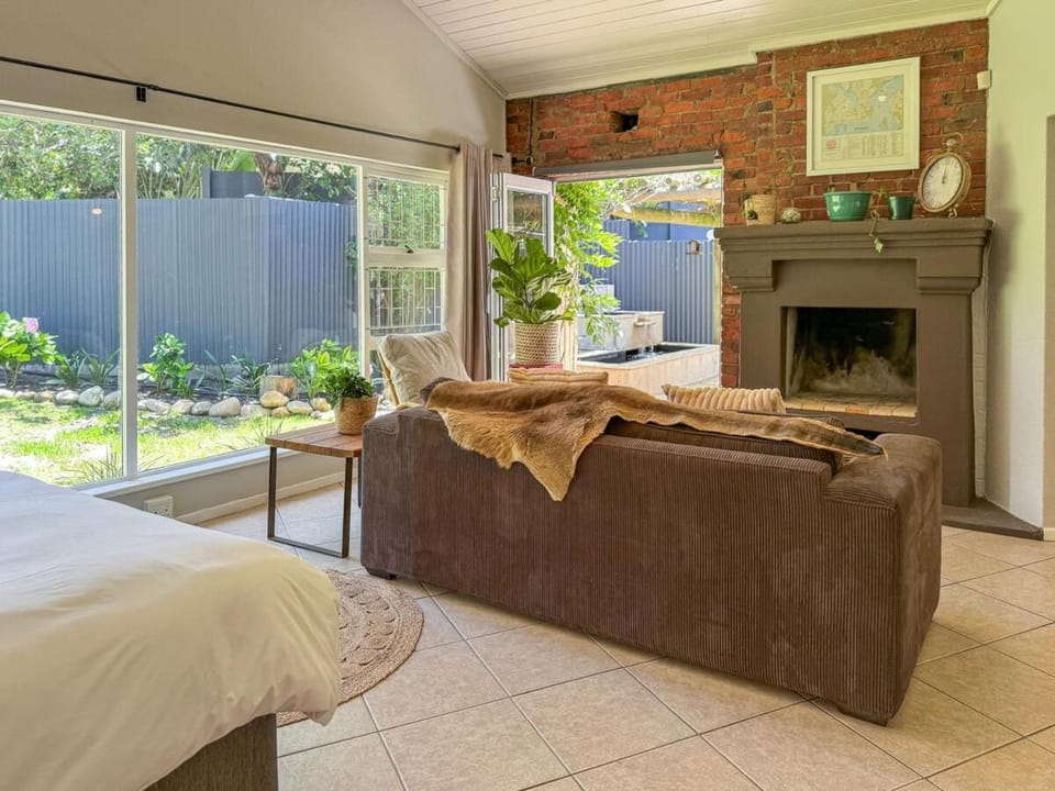 Spacious Holiday house with swimming pool House in Cape Town