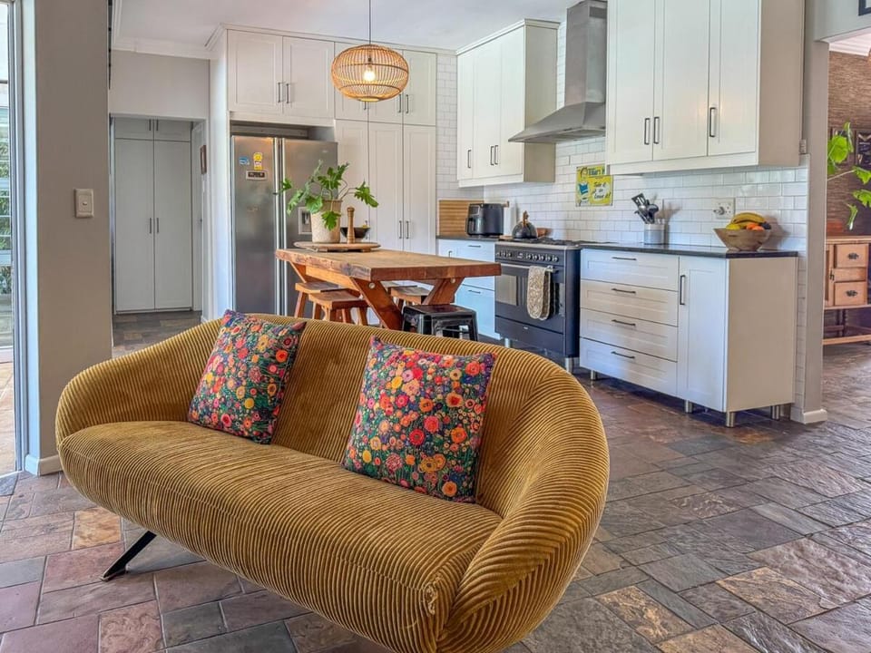 Spacious 3 Bedroom House with Indoor Braai and Fireplace House in Cape Town