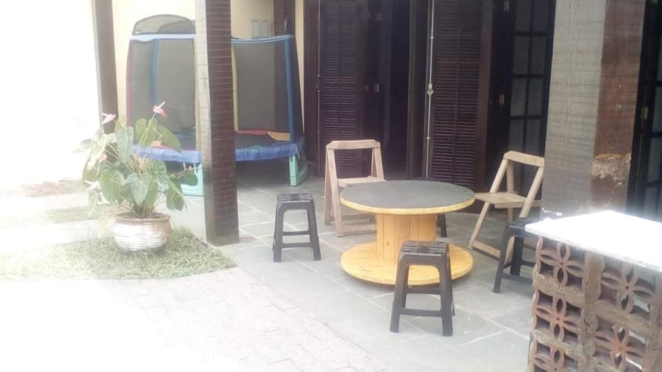 Próximo a praia ao comércio e ao Hospital Regional House in Caraguatatuba