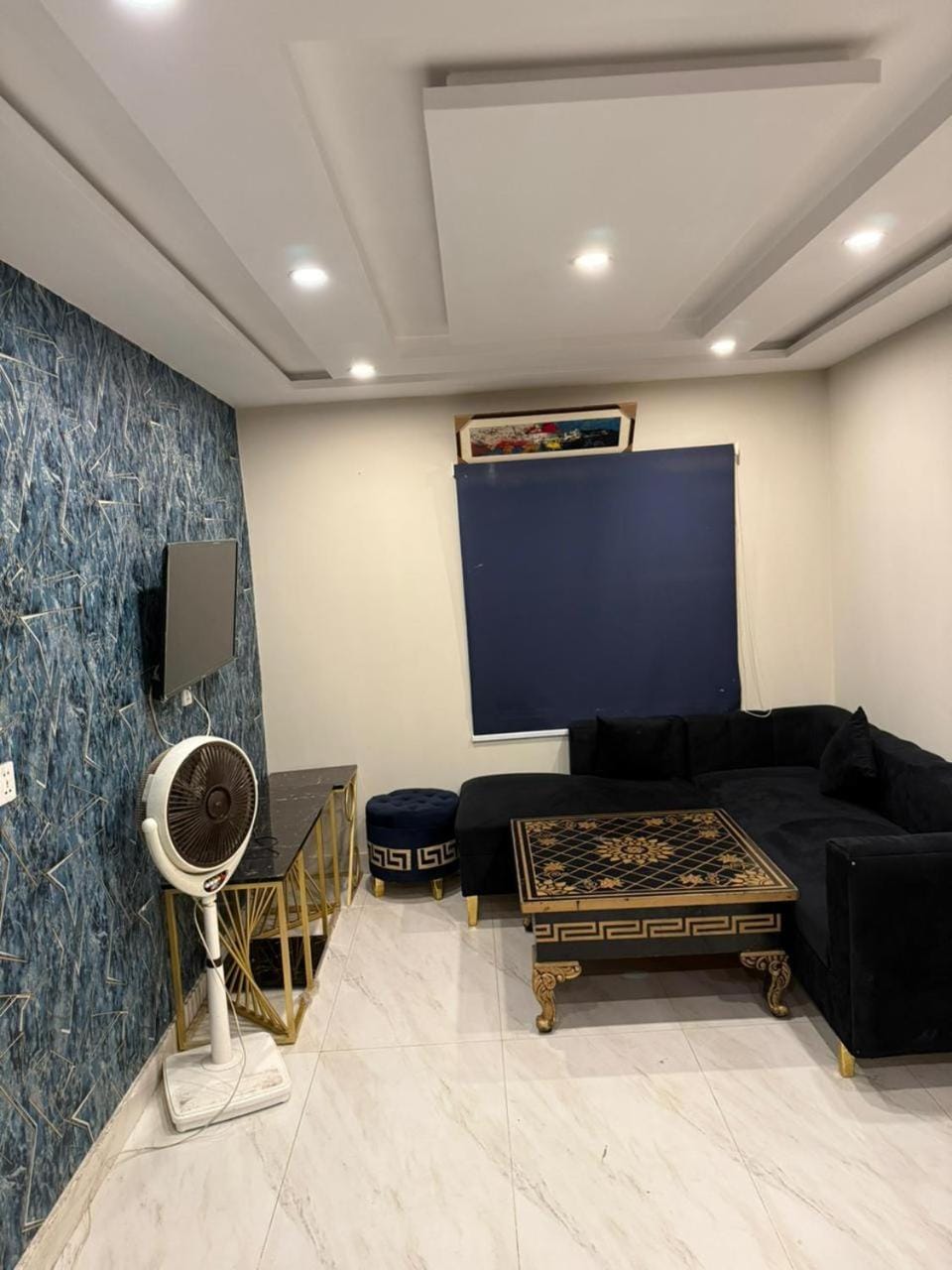 TV and multimedia, Seating area, air conditioner
