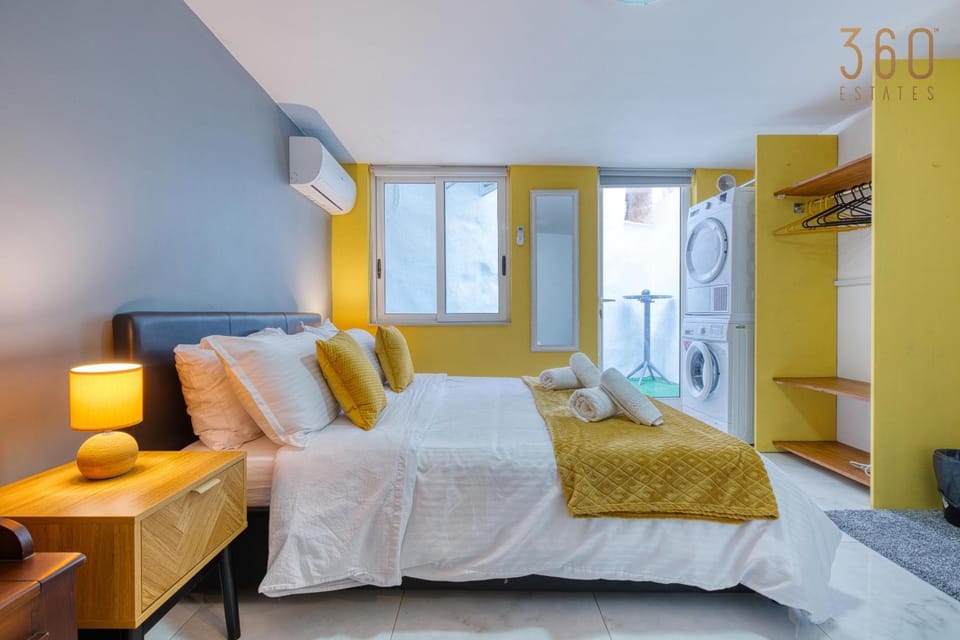 Photo of the whole room, Seating area, Bedroom, towels, wardrobe