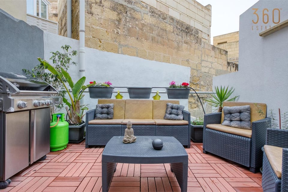 Patio, Day, View (from property/room), Balcony/Terrace, Seating area