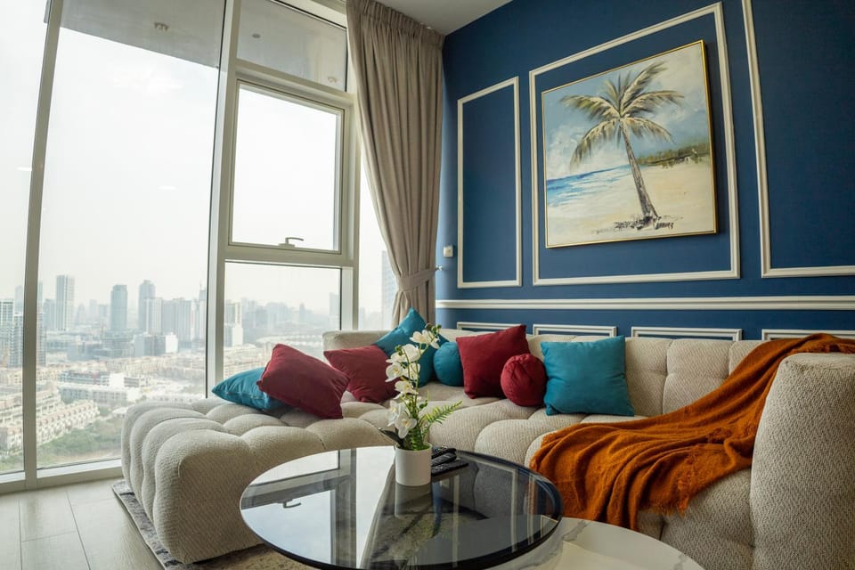 Bloom Tower B-Stunning View-Luxurious Furnish-Pool View Apartment in Dubai