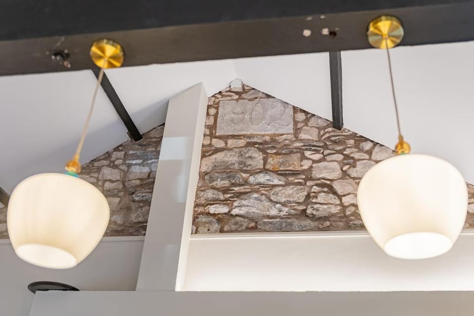 Royal Oak Barn - Cartmel, Sleeps 8 NEW House in England