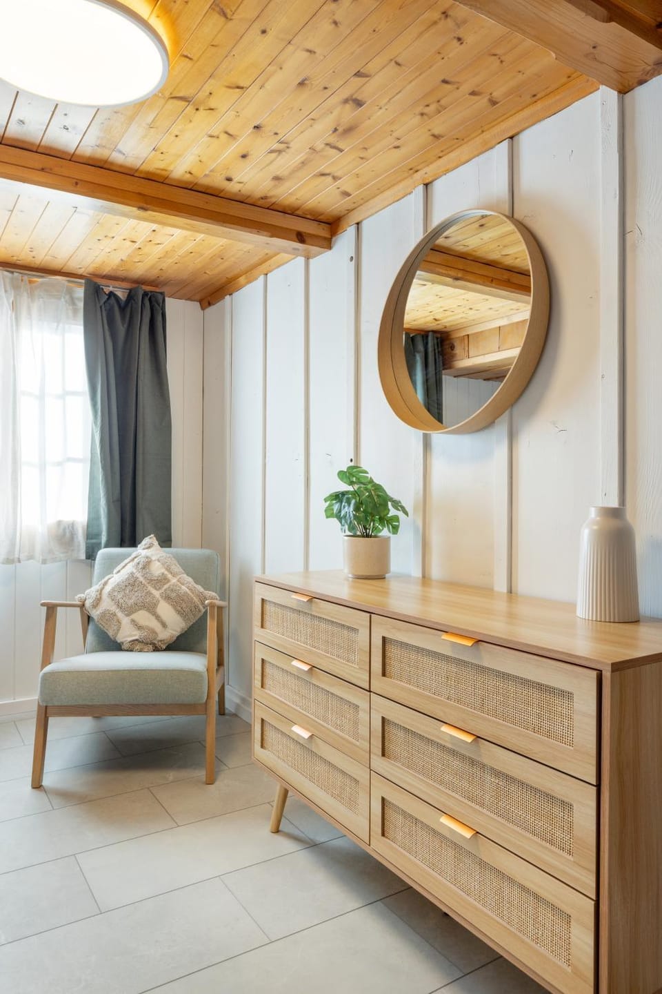 Seating area, Bedroom
