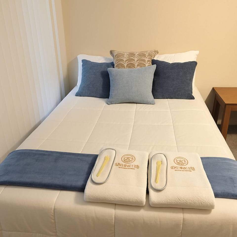 Bed, Other, towels