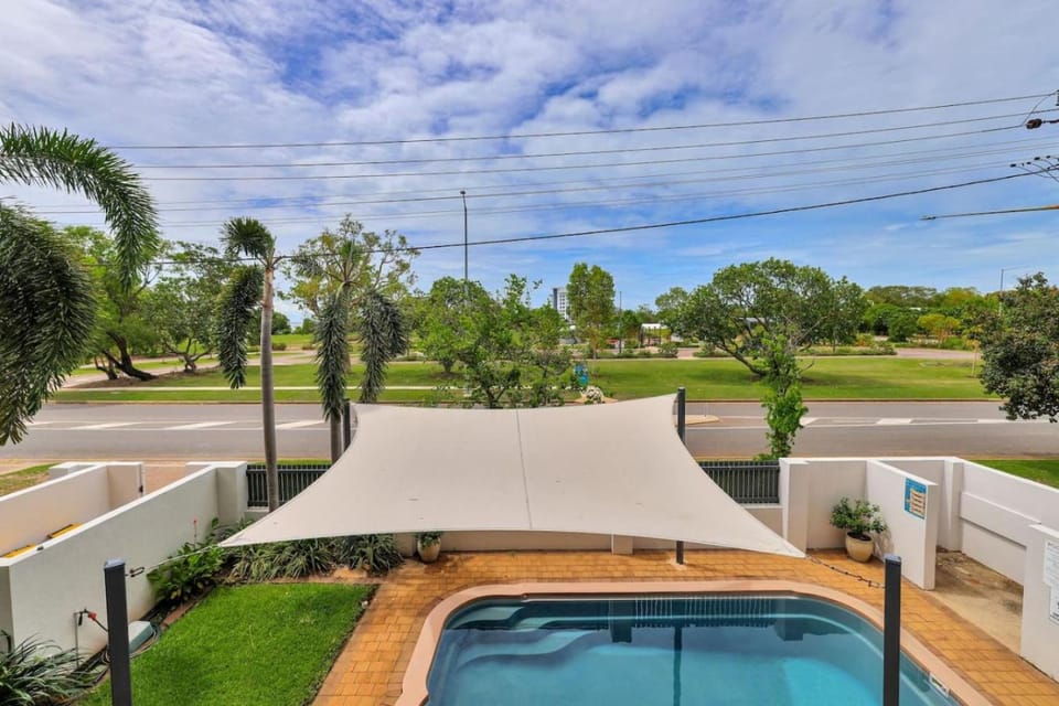 Style, Luxury and Comfort in Larrakeyah Apartment in Darwin