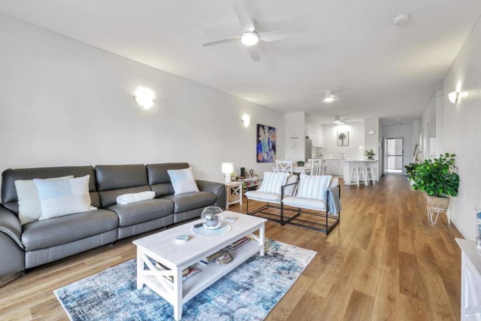 Style, Luxury and Comfort in Larrakeyah Apartment in Darwin