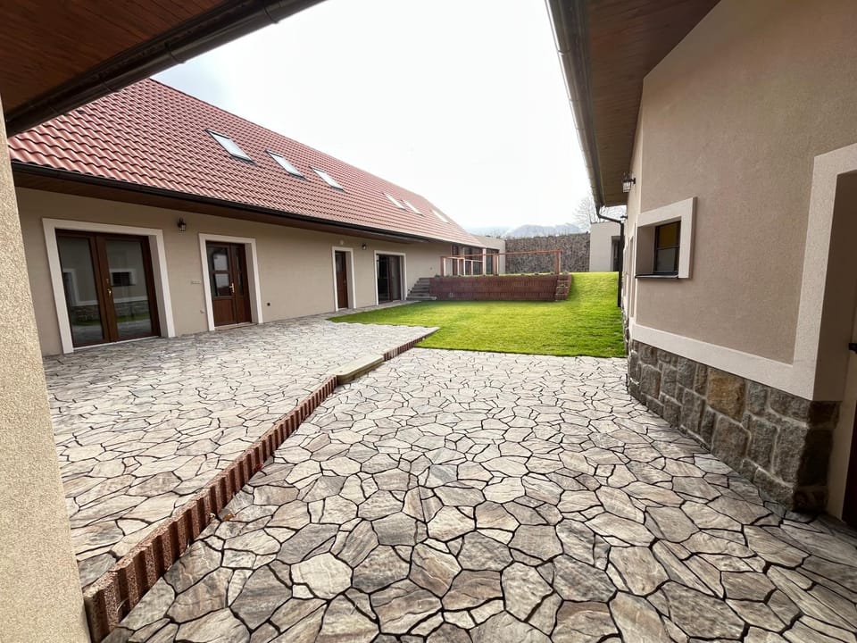 Inner courtyard view