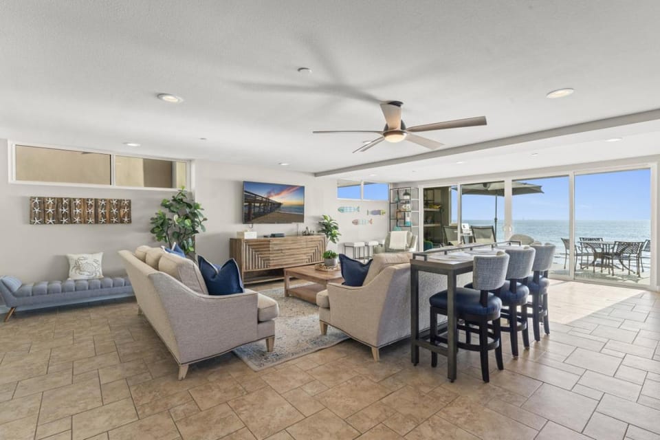 Hawaiian Style Beachfront on Beach Road House in Capistrano Beach