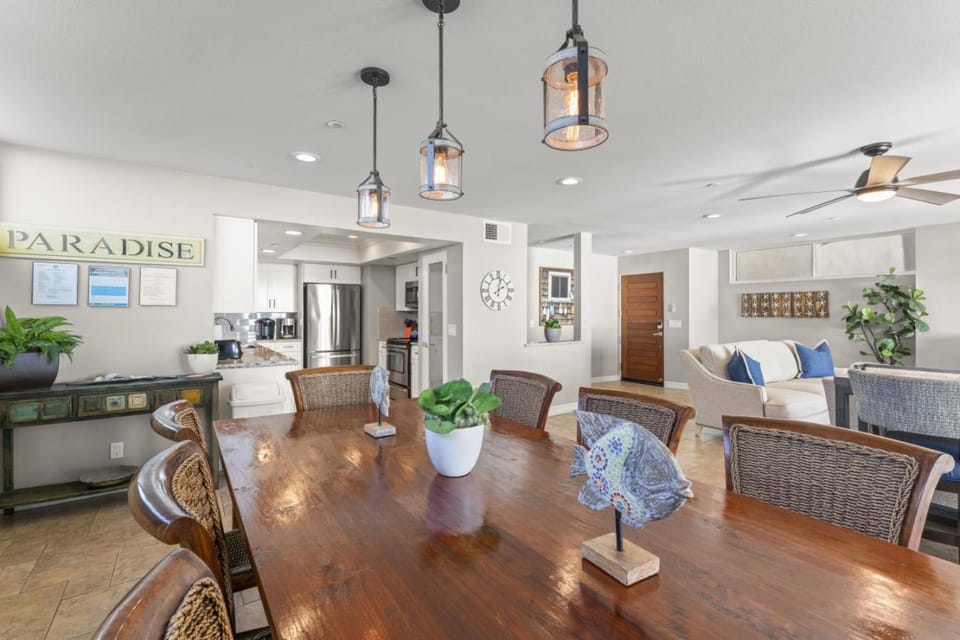 Hawaiian Style Beachfront on Beach Road House in Capistrano Beach