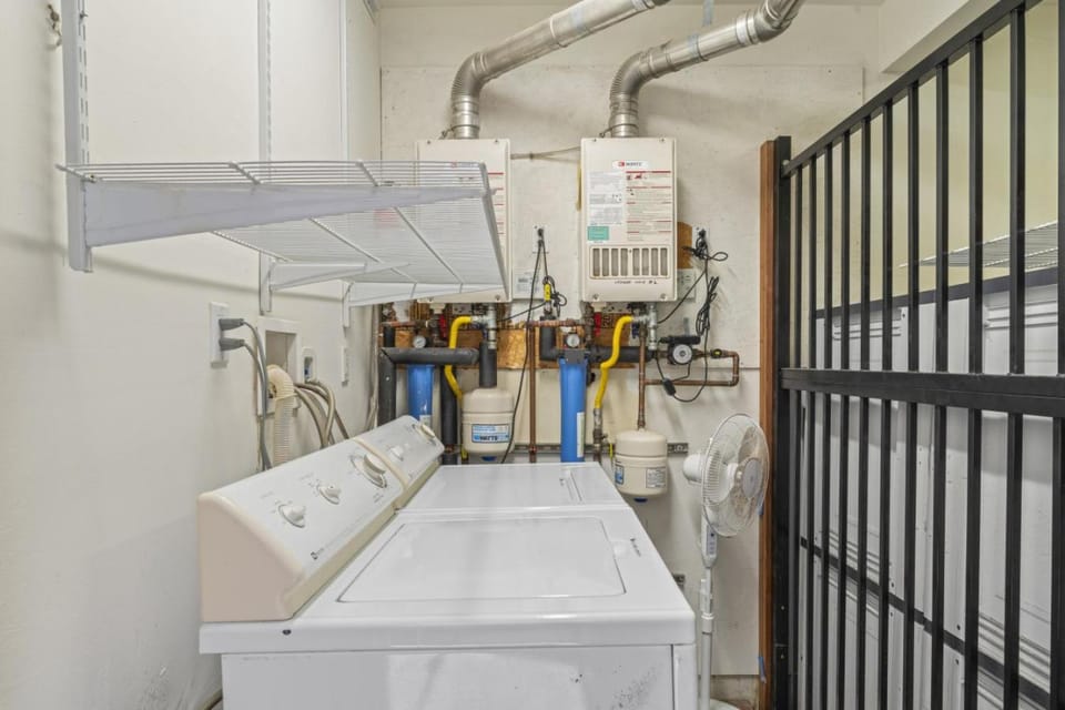 Hawaiian Style Beachfront on Beach Road House in Capistrano Beach