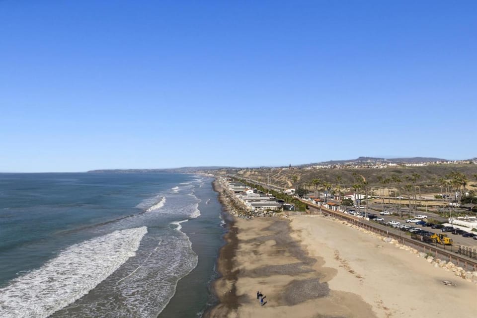 Coastal Duo Steps to Wedding Venues Beach Ole Hanson Casino House in San Clemente