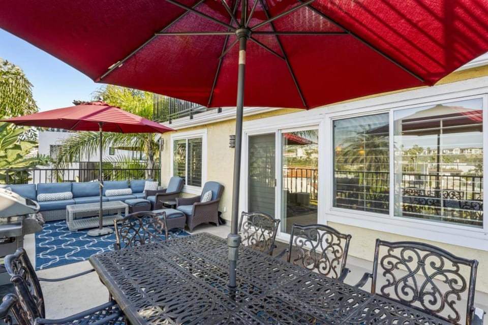 4BR Beach Condo Kids Hideaway Walk to Beach Casino Ole Hanson House in San Clemente