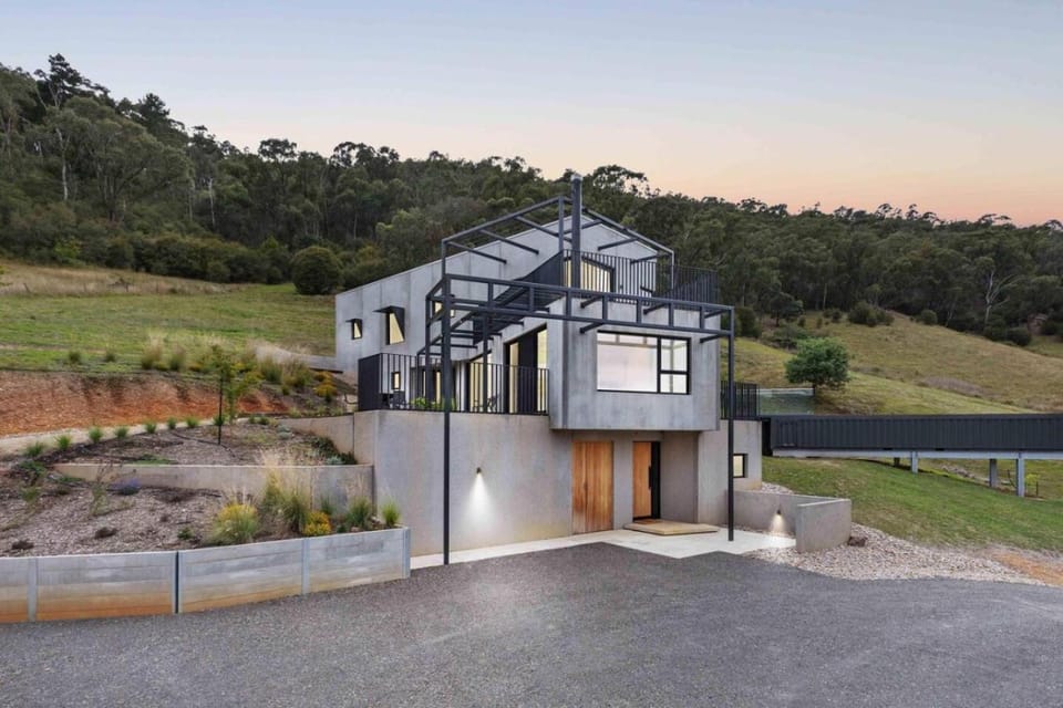Hill View House in Myrtleford