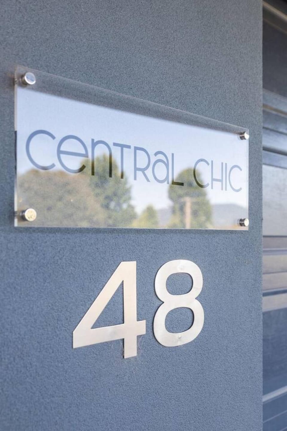Central Chic- Beautifully appointed townhouse House in Myrtleford