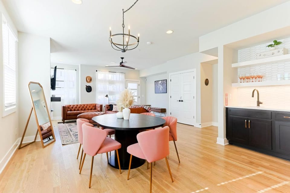 Living room, Seating area, Dining area