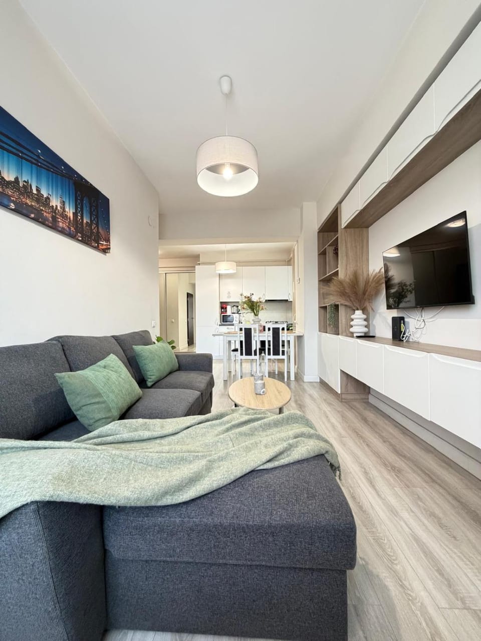 Communal lounge/ TV room, TV and multimedia, Kitchen or kitchenette, Living room, Seating area, Dining area, Evening entertainment