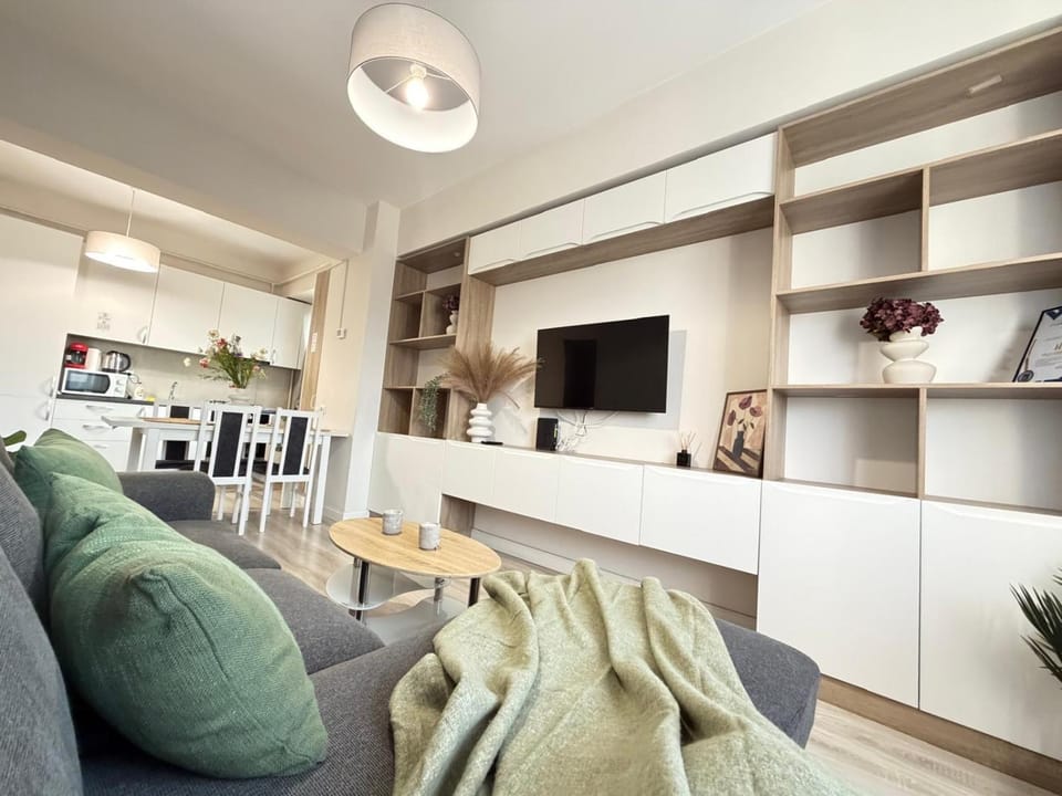 Communal lounge/ TV room, TV and multimedia, Kitchen or kitchenette, Living room, Seating area, Evening entertainment