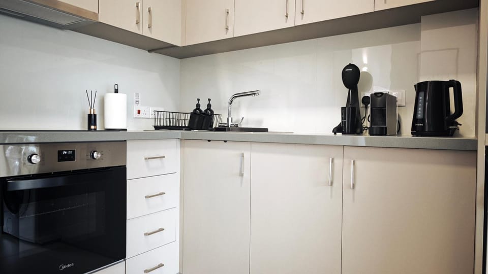 Kitchen or kitchenette, Kitchen or kitchenette
