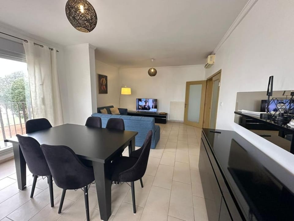 Espace, lumière & confort pour familles Apartment in Oran