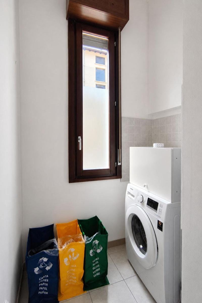 Bathroom, washing machine