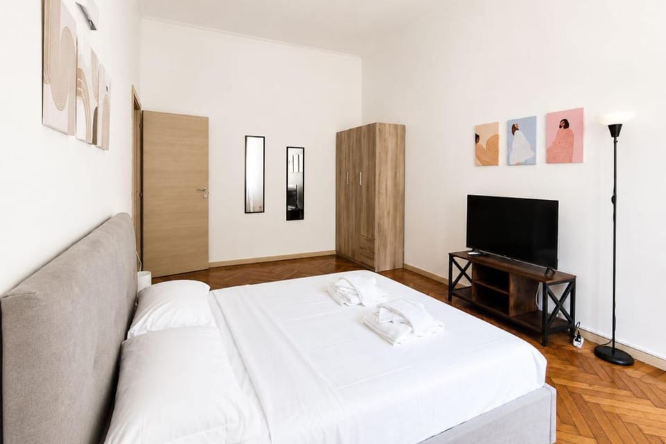 Bed, TV and multimedia, Bedroom, locker, locker, wardrobe