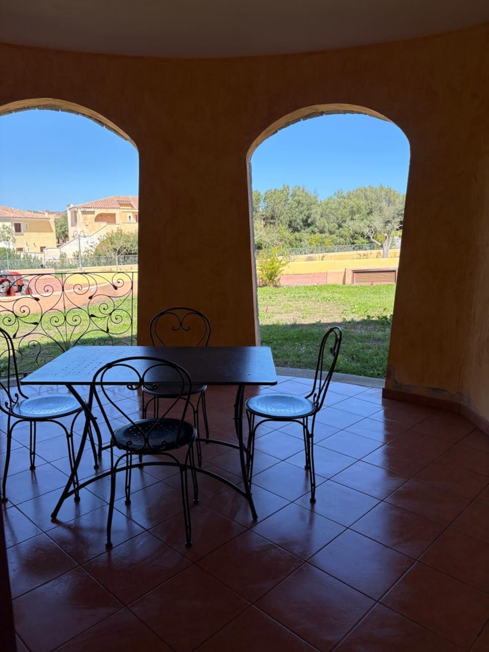 Property building, Patio, Day, Garden, View (from property/room), Balcony/Terrace, Seating area, Dining area, Garden view