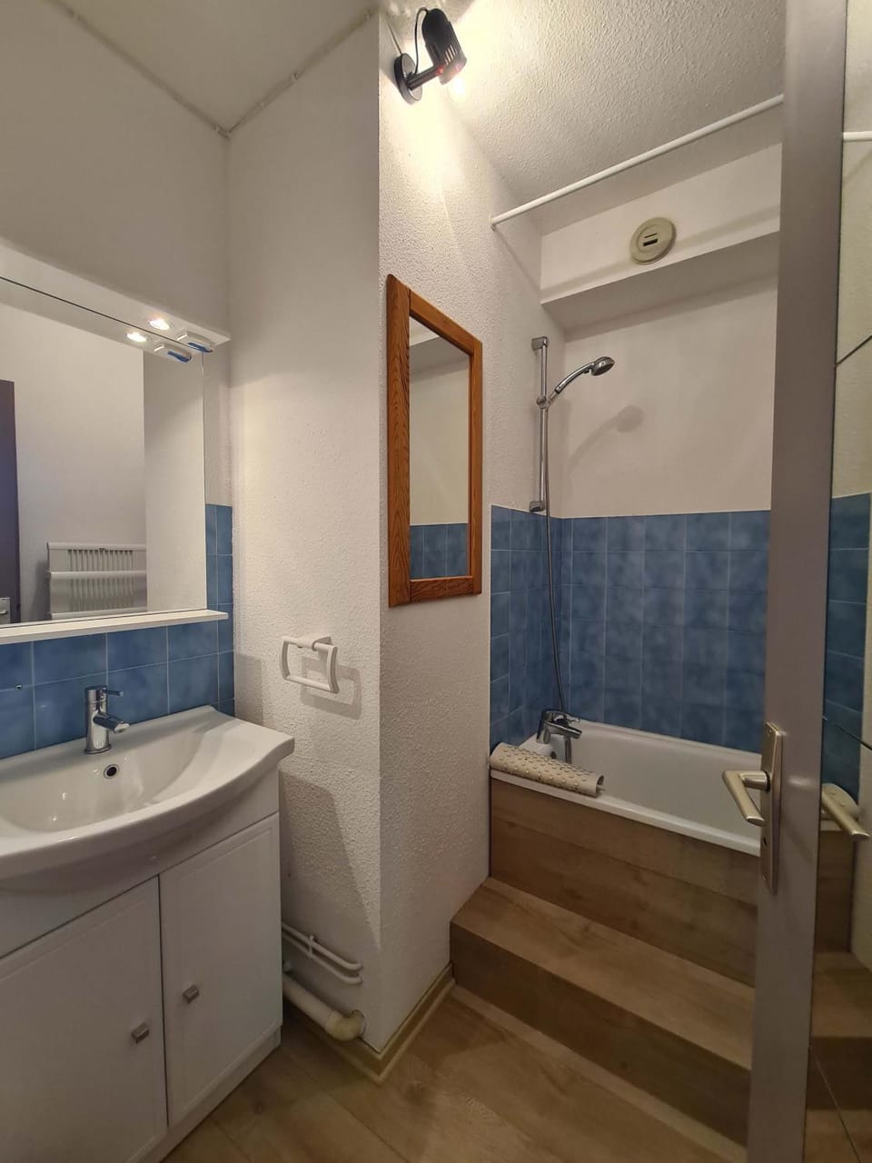 Bathroom, Bath