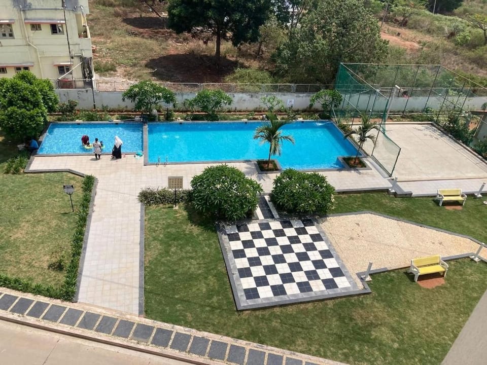 Chic comfort meets city vibes - Home awaits in serenity Apartment in Bengaluru