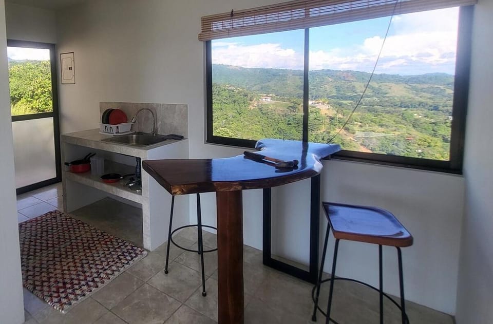 Kitchen or kitchenette, Dining area, Mountain view