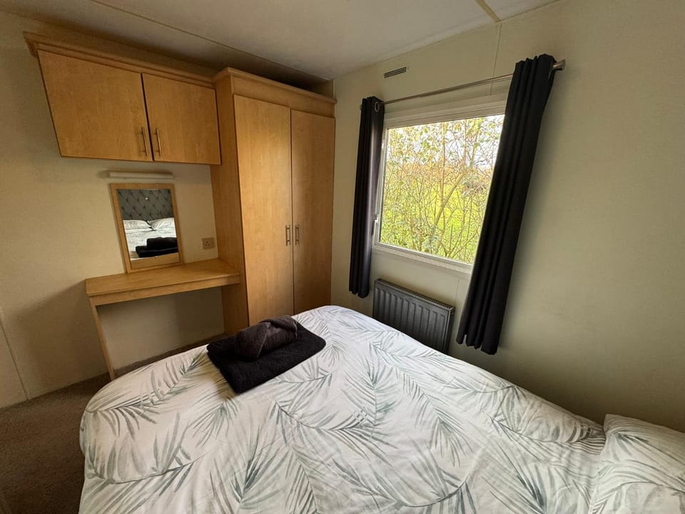 The Lodge - 3BR, Woodland Forge, Garden Patio, Parking, Sleeps 6 House in North Warwickshire District