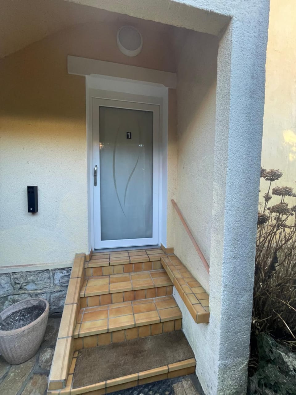 Facade/entrance