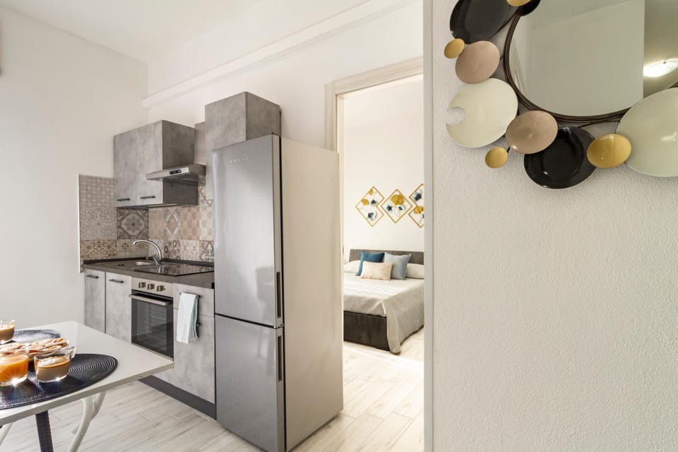 Kitchen or kitchenette, Photo of the whole room, Dining area, kitchen