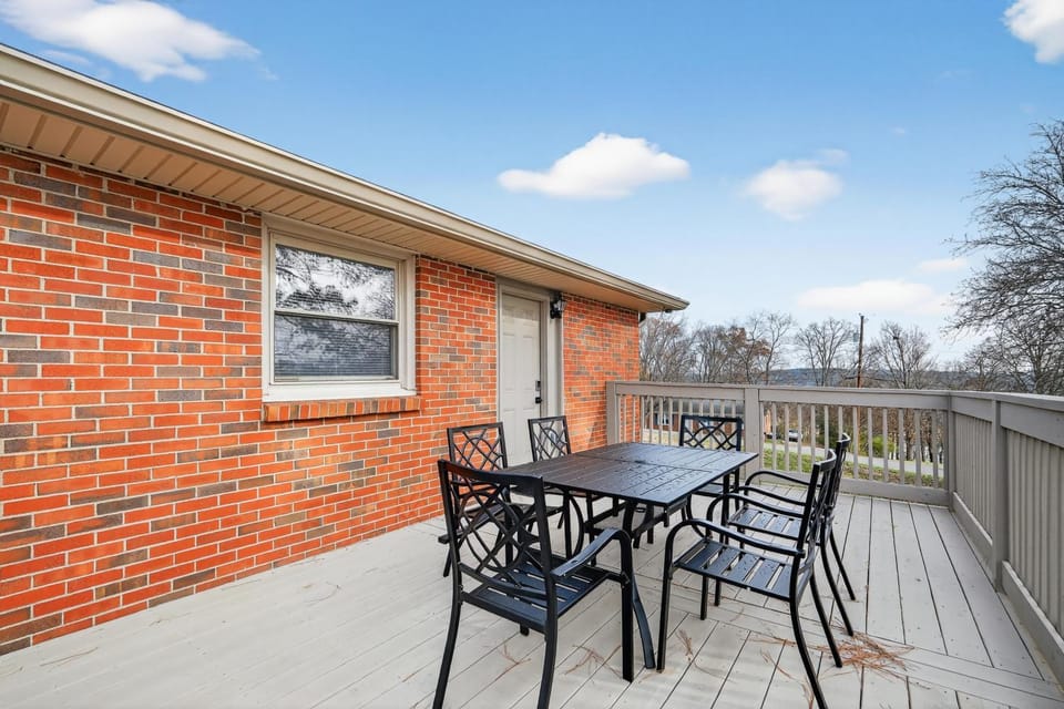 Quiet Retreat Near Opryland & Airport home House in Madison