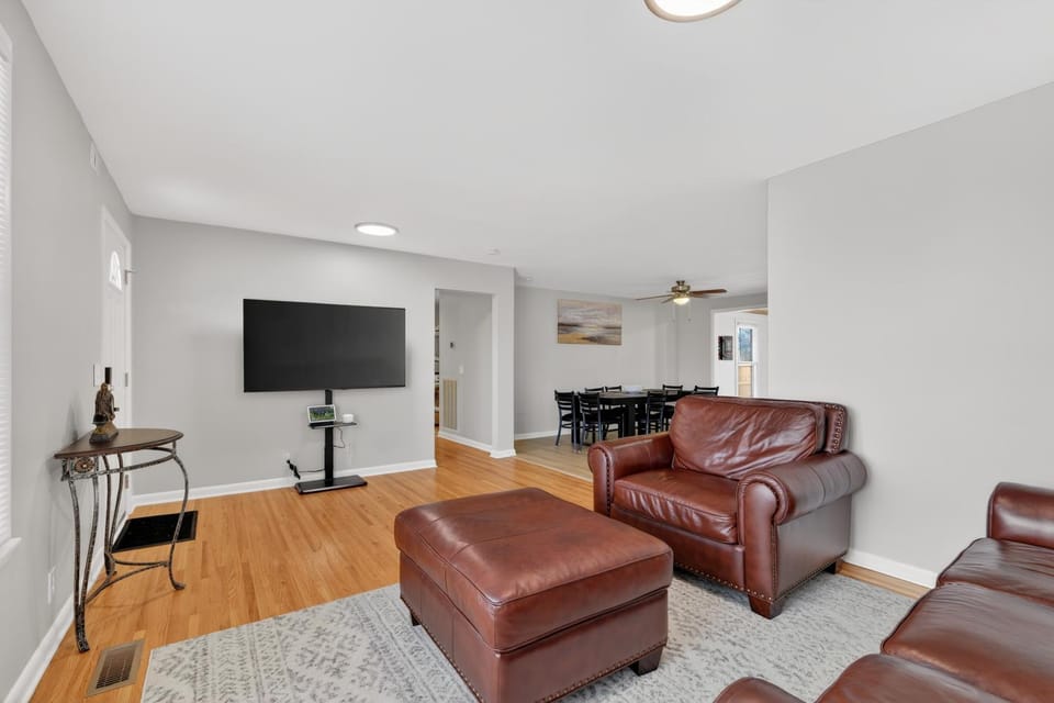 Quiet Retreat Near Opryland & Airport home House in Madison