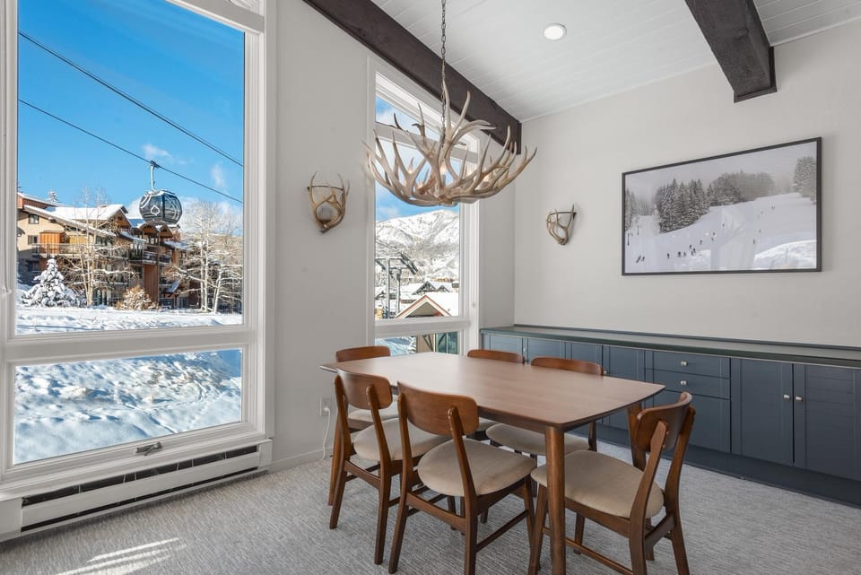 Enclave 313, Snowmass Ski-In Ski-Out Condo with Shared Pool, Hot Tub, Gym, WiFi House in Snowmass Village