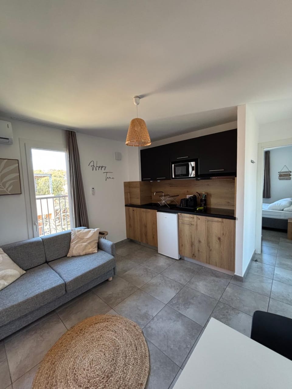 Kitchen or kitchenette, Living room